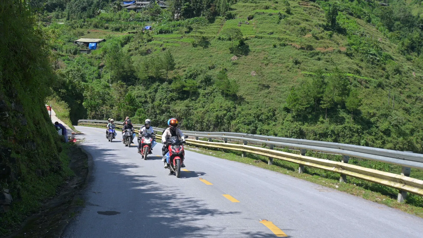 Ha-giang-cao-bang-loop-wit-easy-riders
